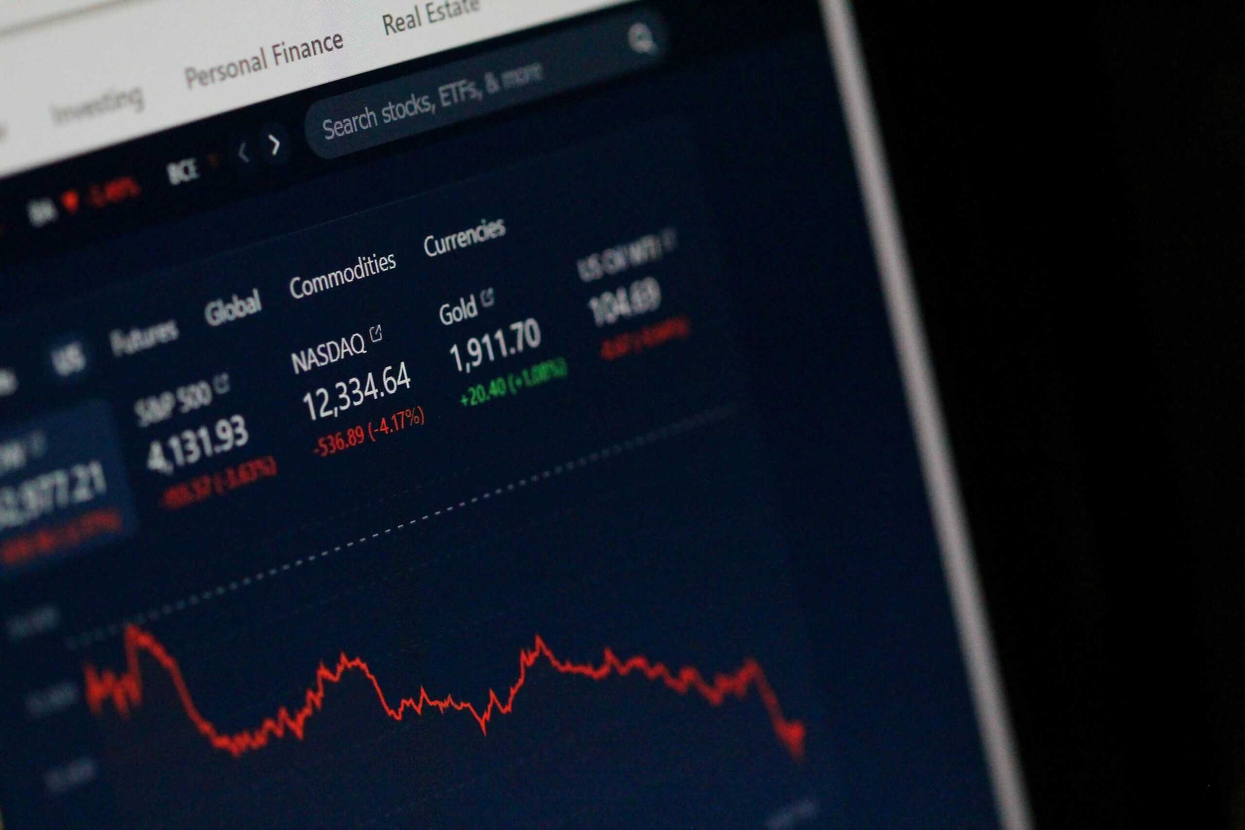 Investing Basics course: A beginner's guide to the stock market, understanding compound interest, and building a portfolio